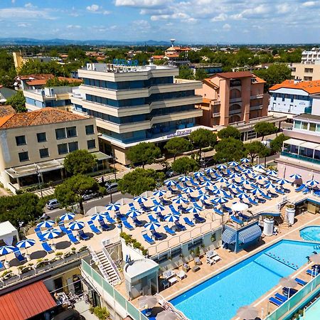 Hotel Excelsior Cesenatico Exterior photo