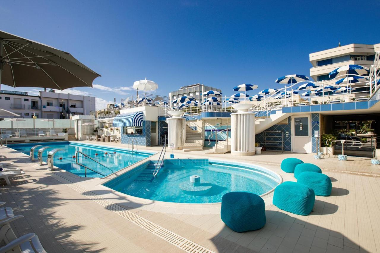 Hotel Excelsior Cesenatico Exterior photo