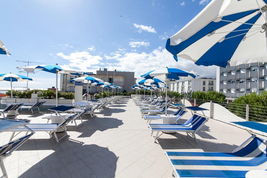 Hotel Excelsior Cesenatico Exterior photo