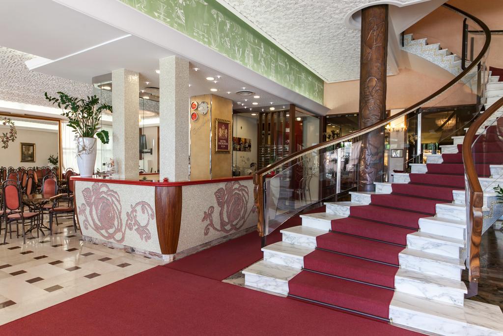 Hotel Excelsior Cesenatico Exterior photo