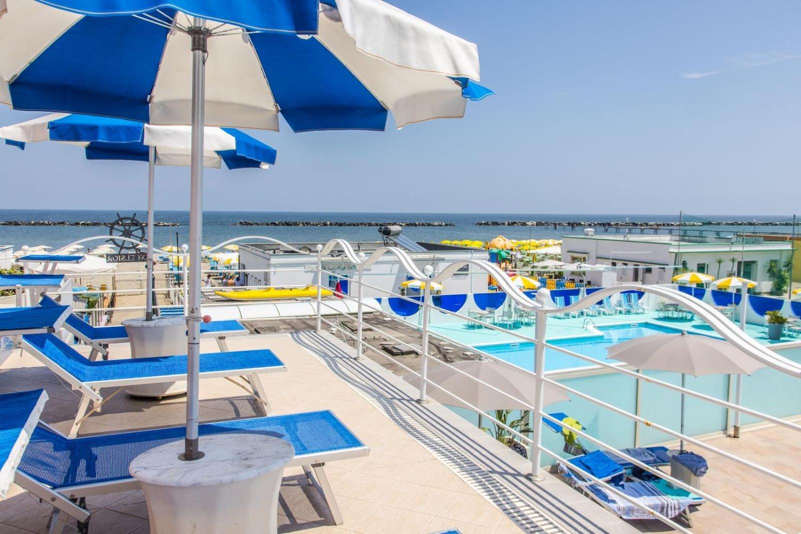 Hotel Excelsior Cesenatico Exterior photo