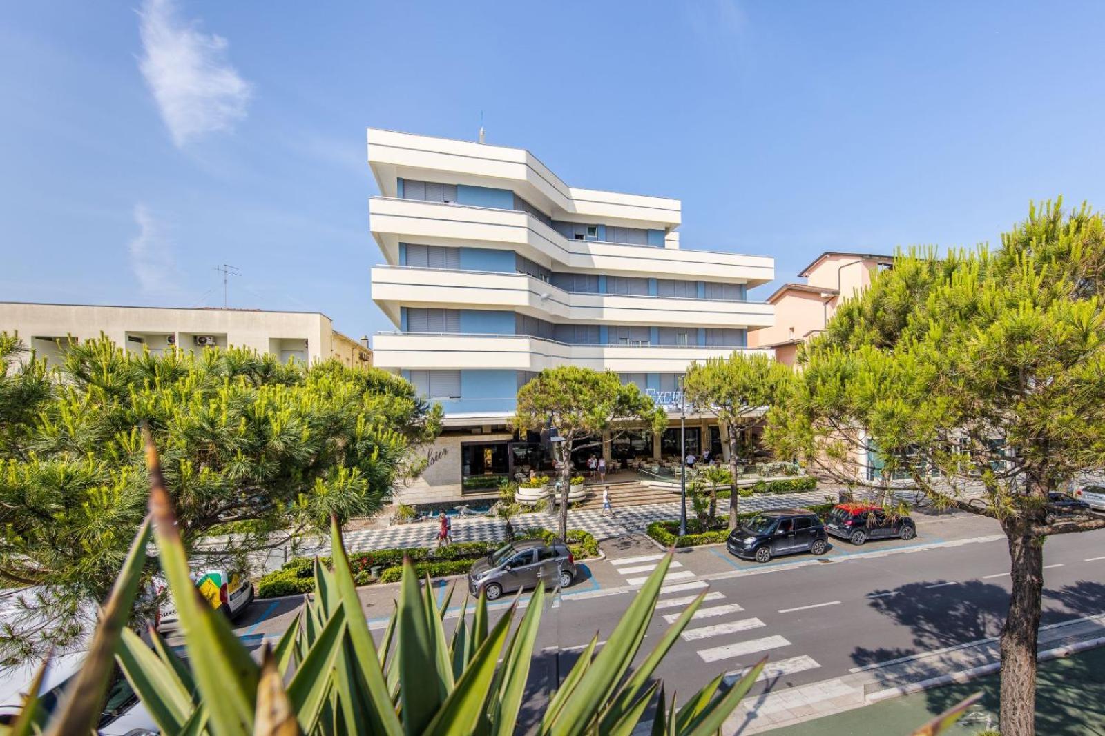 Hotel Excelsior Cesenatico Exterior photo