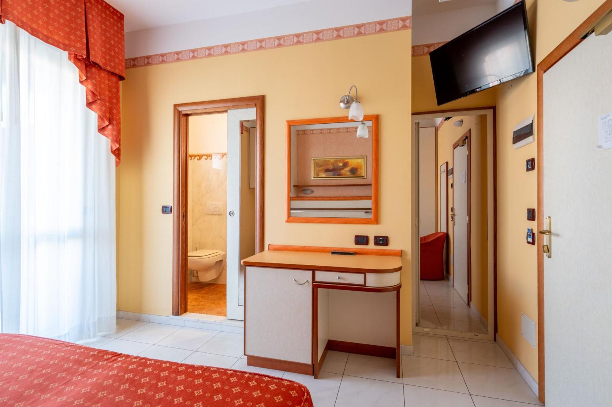 Hotel Excelsior Cesenatico Exterior photo