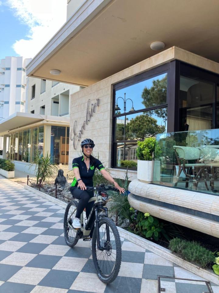 Hotel Excelsior Cesenatico Exterior photo
